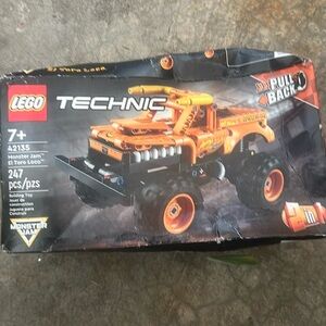 Unopened box - bent but all pieces there as it’s not open